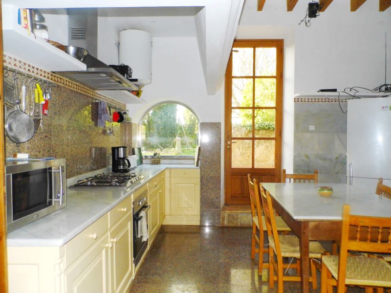 Grosser Gutshof mit Pool und Platz bis zu 10 Personen bei Porreres --- F 28 FZ