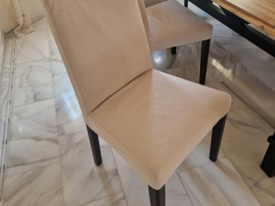 Großer Wohnzimmertisch aus Massivholz mit 8 Stühlen zu verkaufen