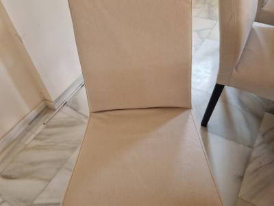 Großer Wohnzimmertisch aus Massivholz mit 8 Stühlen zu verkaufen