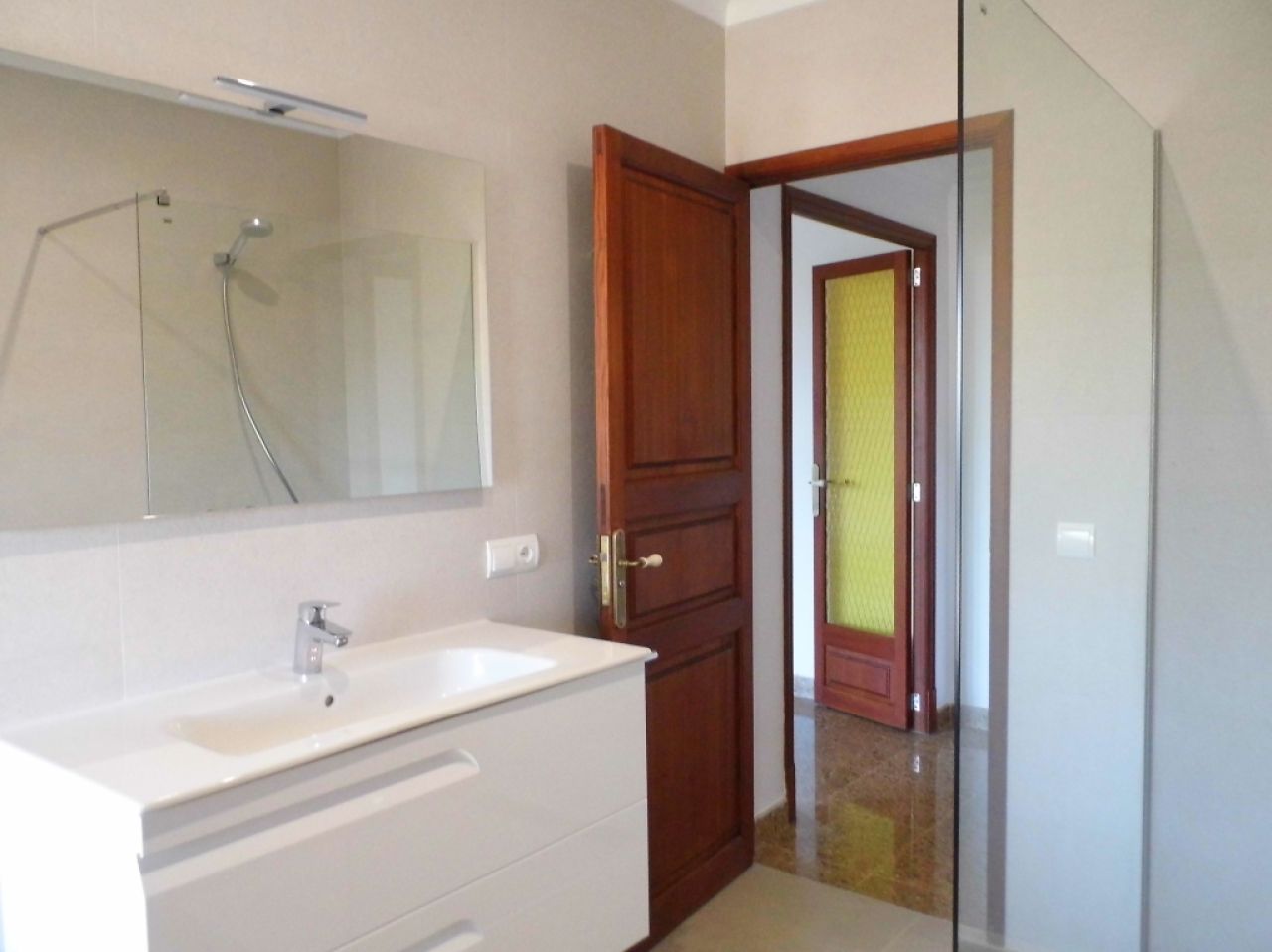 Grosses Apartment mit Garten, Terrasse und Garage in Santanyi --- AP 149