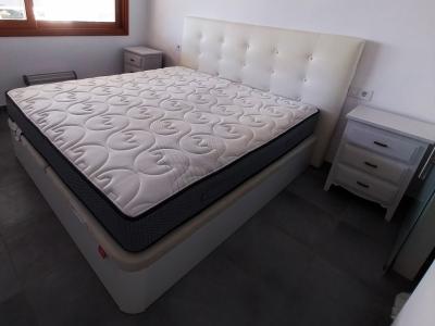 Grosses Bett zum aufklappen