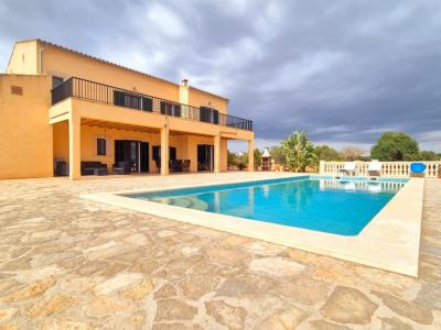 Großes Haus mit Pool und Garage in der Nähe von Porreres und Campos zu vermieten