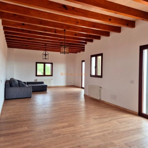 Großes Haus mit Pool und Garage in der Nähe von Porreres und Campos zu vermieten