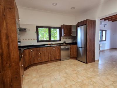 Großes Haus mit Pool und Garage in der Nähe von Porreres und Campos zu vermieten