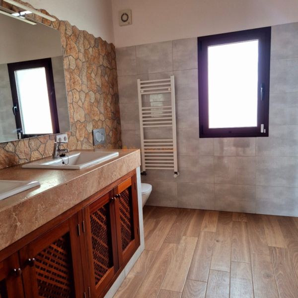 Großes Haus mit Pool und Garage in der Nähe von Porreres und Campos zu vermieten