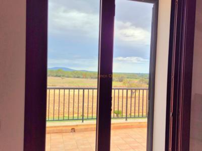 Großes Haus mit Pool und Garage in der Nähe von Porreres und Campos zu vermieten