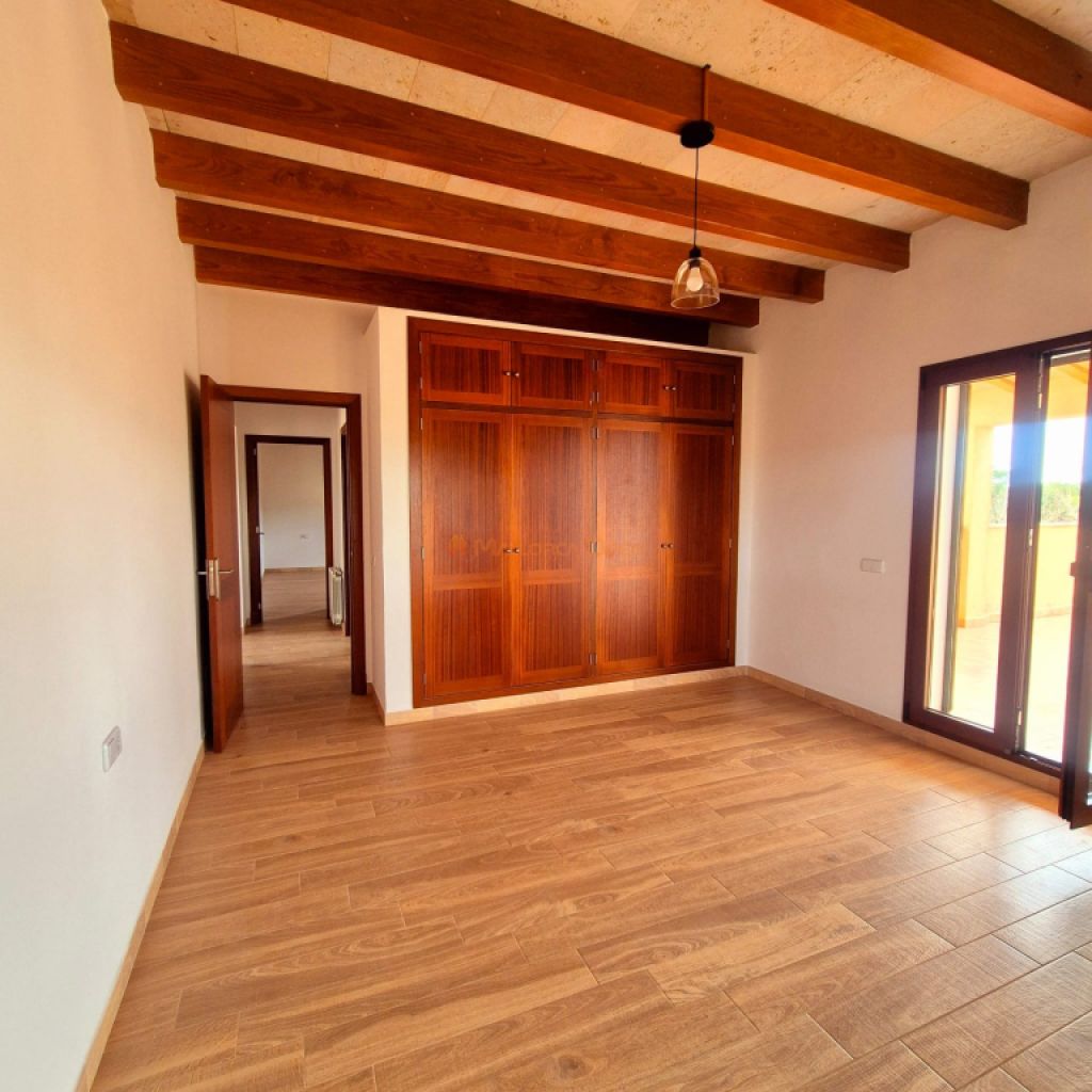 Großes Haus mit Pool und Garage in der Nähe von Porreres und Campos zu vermieten