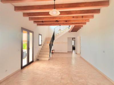 Großes Haus mit Pool und Garage in der Nähe von Porreres und Campos zu vermieten