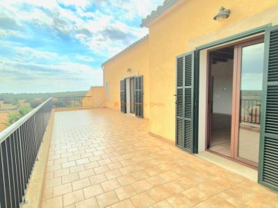 Großes Haus mit Pool und Garage in der Nähe von Porreres und Campos zu vermieten