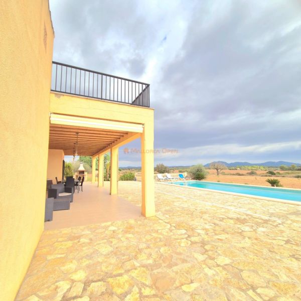 Großes Haus mit Pool und Garage in der Nähe von Porreres und Campos zu vermieten