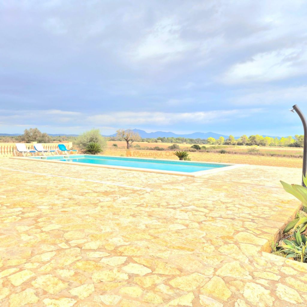 Großes Haus mit Pool und Garage in der Nähe von Porreres und Campos zu vermieten