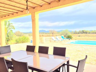 Großes Haus mit Pool und Garage in der Nähe von Porreres und Campos zu vermieten