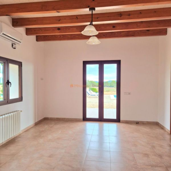 Großes Haus mit Pool und Garage in der Nähe von Porreres und Campos zu vermieten