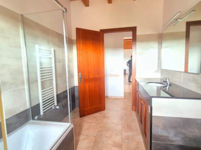 Großes Haus mit Pool und Garage in der Nähe von Porreres und Campos zu vermieten