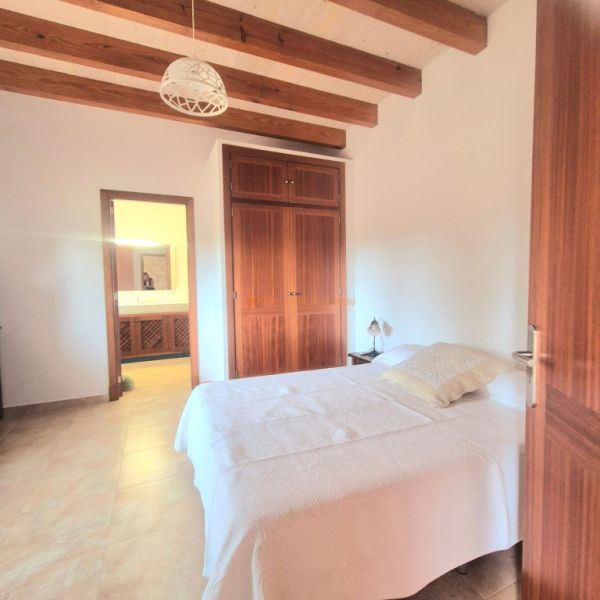 Großes Haus mit Pool und Garage in der Nähe von Porreres und Campos zu vermieten