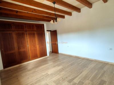 Großes Haus mit Pool und Garage in der Nähe von Porreres und Campos zu vermieten