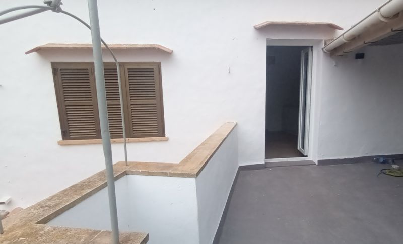 Grosses,saniertes Apartment mit Terrasse und AC in Zentrumsnähe - Santanyi -- AP 05