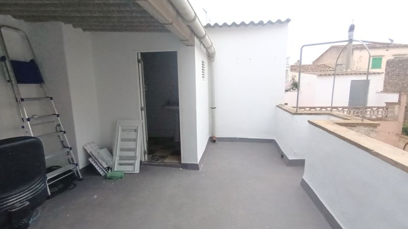 Grosses,saniertes Apartment mit Terrasse und AC in Zentrumsnähe - Santanyi -- AP 05