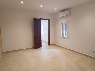 Grosses,saniertes Apartment mit Terrasse und AC in Zentrumsnähe - Santanyi -- AP 05