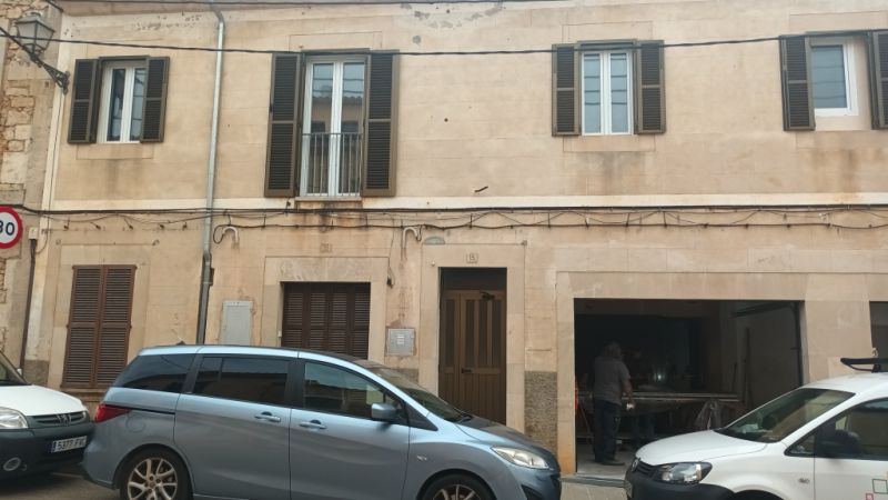 Grosses,saniertes Apartment mit Terrasse und AC in Zentrumsnähe - Santanyi -- AP 05