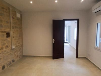 Grosses,saniertes Apartment mit Terrasse und AC in Zentrumsnähe - Santanyi -- AP 05