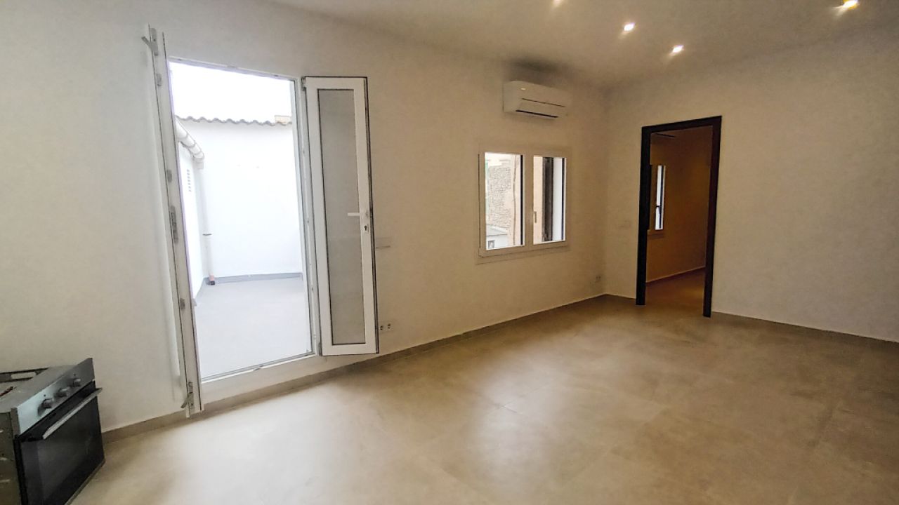 Grosses,saniertes Apartment mit Terrasse und AC in Zentrumsnähe - Santanyi -- AP 05