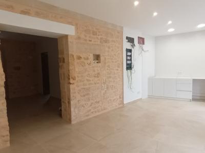 Grosses,saniertes Apartment mit Terrasse und AC in Zentrumsnähe - Santanyi -- AP 05