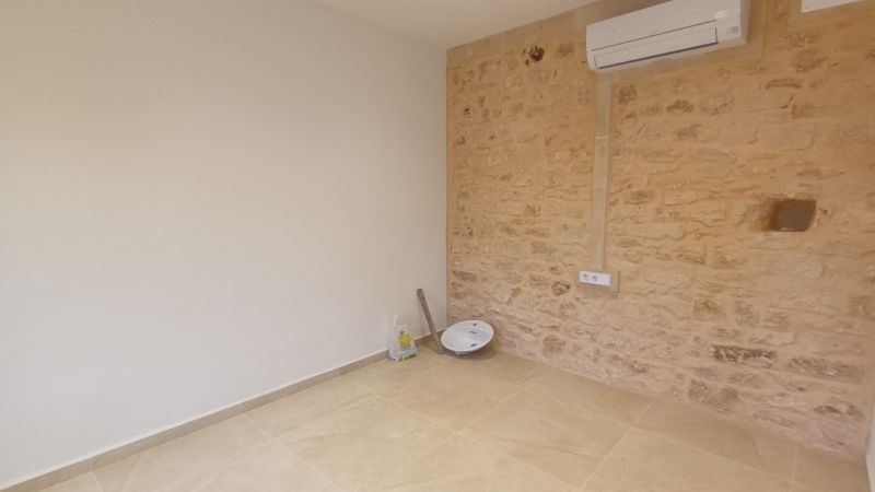 Grosses,saniertes Apartment mit Terrasse und AC in Zentrumsnähe - Santanyi -- AP 05