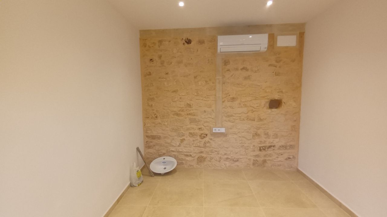 Grosses,saniertes Apartment mit Terrasse und AC in Zentrumsnähe - Santanyi -- AP 05