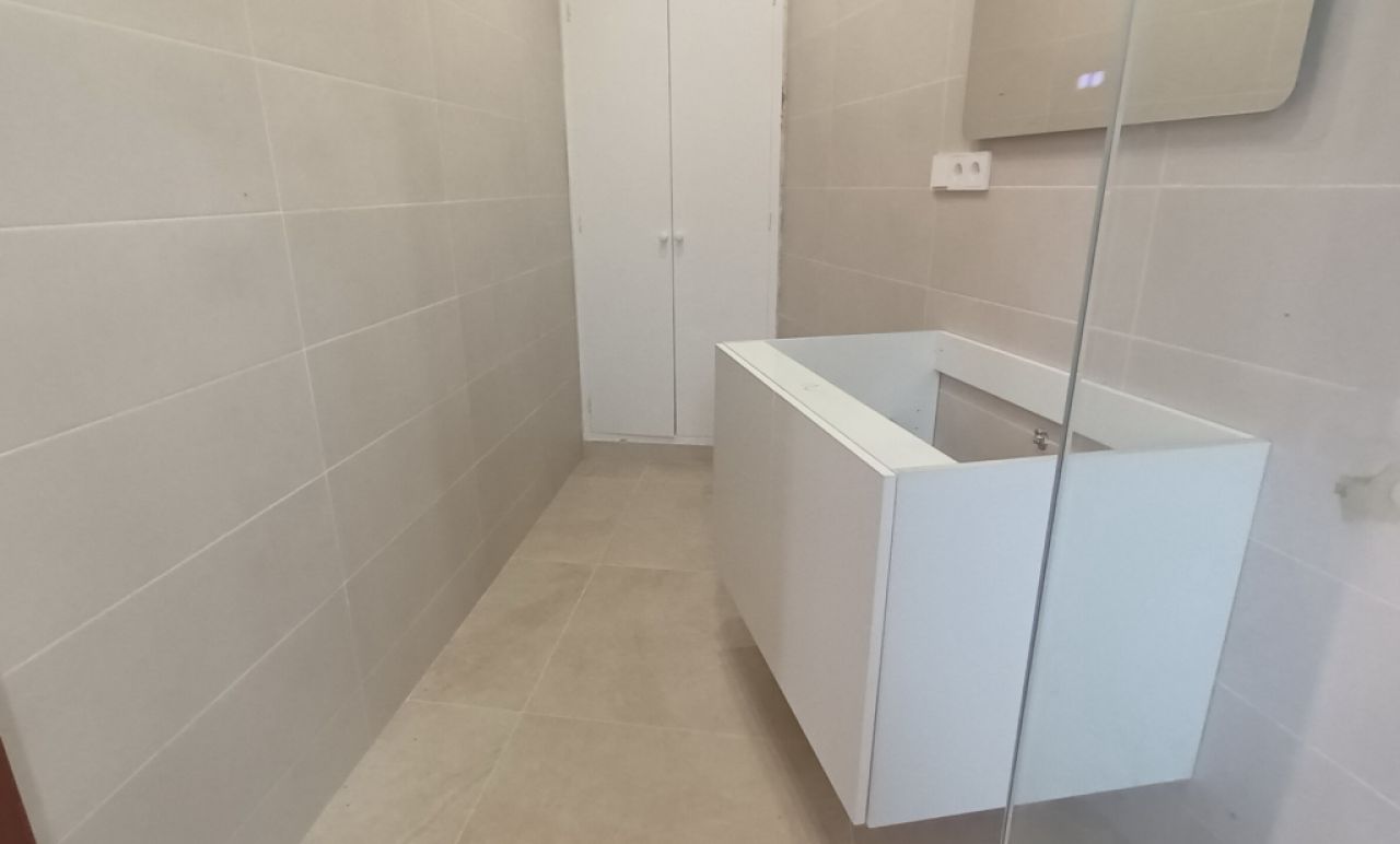 Grosses,saniertes Apartment mit Terrasse und AC in Zentrumsnähe - Santanyi -- AP 05