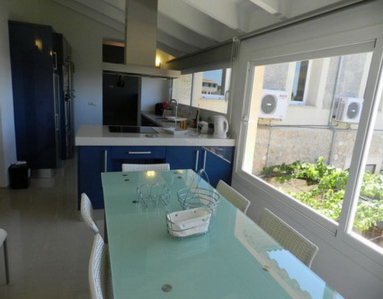 Large and elegant two-storey apartment with pool and garden - AP 108