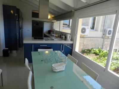 Large and elegant two-storey apartment with pool and garden - AP 108