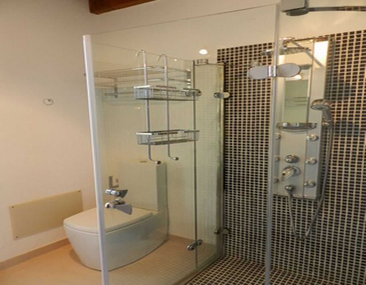 Large and elegant two-storey apartment with pool and garden - AP 108