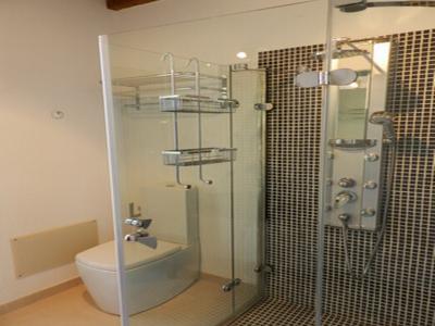 Large and elegant two-storey apartment with pool and garden - AP 108