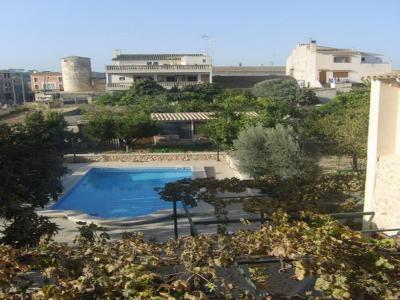 Large and elegant two-storey apartment with pool and garden - AP 108