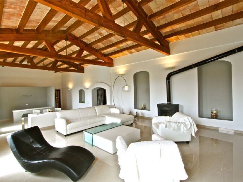 Large and elegant two-storey apartment with pool and garden - AP 108