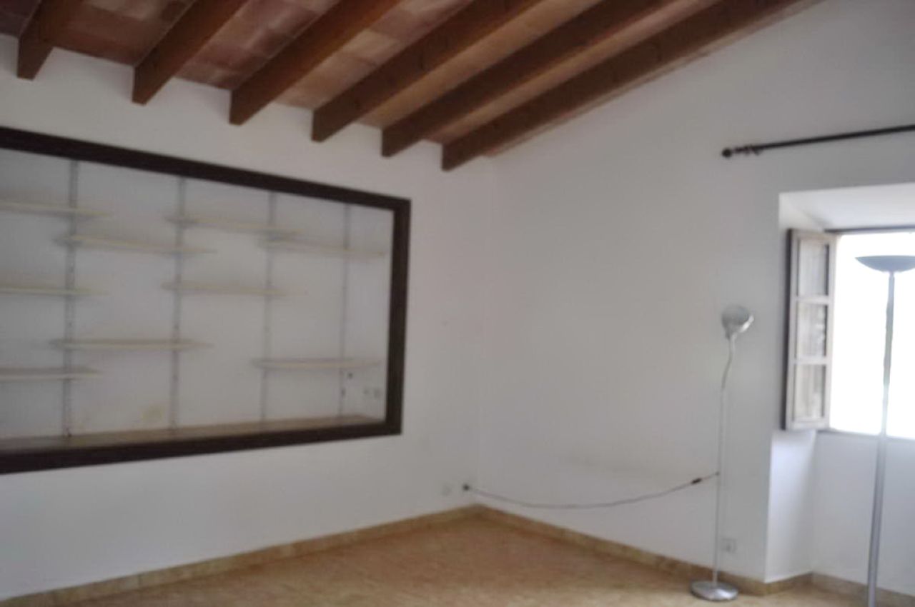 Grosses und unmöbl. 2 Etagendorfhaus mit Innenhof und Gartenanteil in Alqueria Blanca --- DH 114