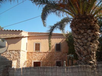 Grosses und unmöbl. 2 Etagendorfhaus mit Innenhof und Gartenanteil in Alqueria Blanca --- DH 114