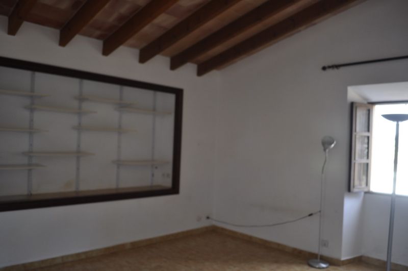 Grosses und unmöbl. 2 Etagendorfhaus mit Innenhof und Gartenanteil in Alqueria Blanca --- DH 114