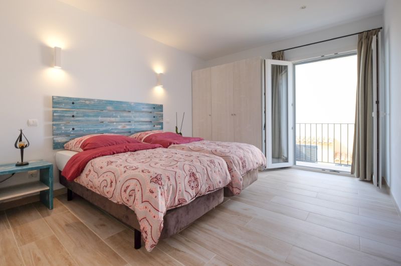 Großzügiges Reihenhaus mit Pool und Dachterrasse in SIllot