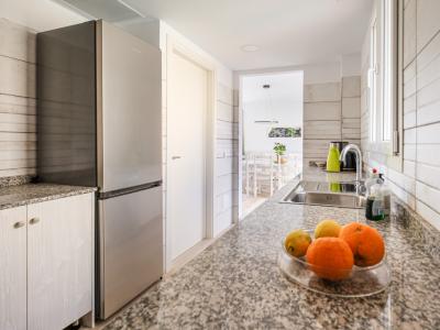 Großzügiges Reihenhaus mit Pool und Dachterrasse in SIllot