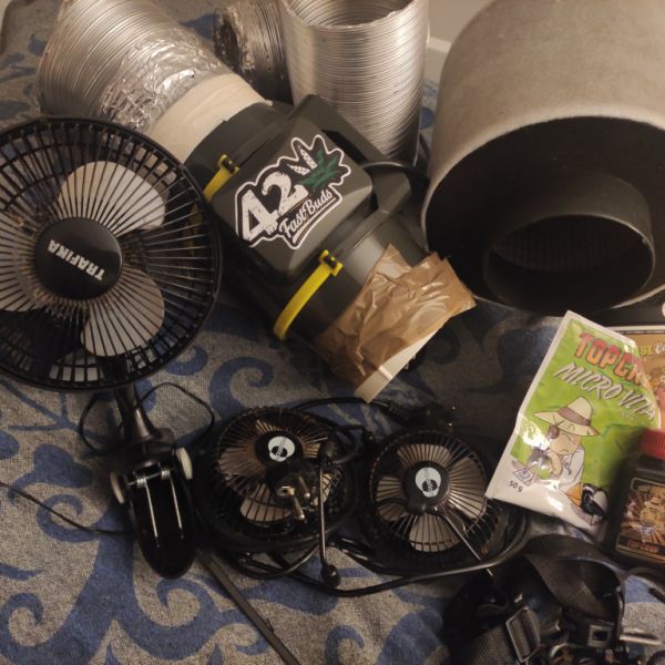 Grow tent incl. equipment