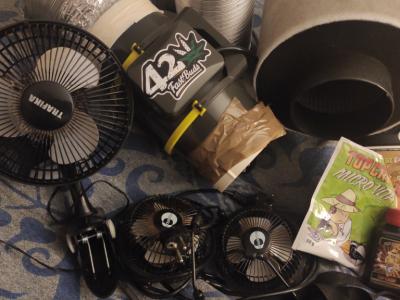 Grow tent incl. equipment