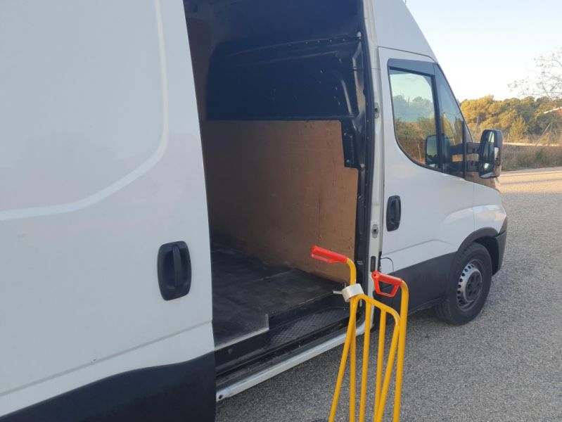 Günstige Umzüge und Transporte auf das Festland und nach Mallorca