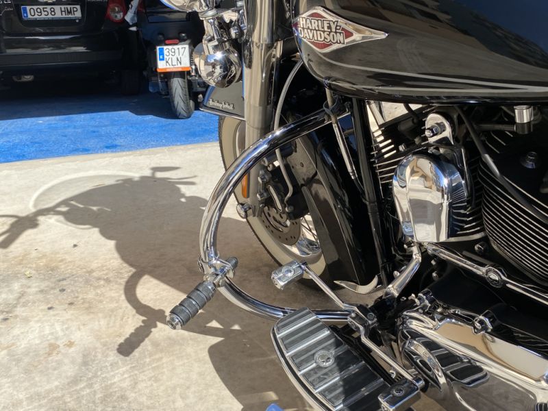 ️ Harley-Davidson Heritage Softail – well-maintained garage-kept vehicle