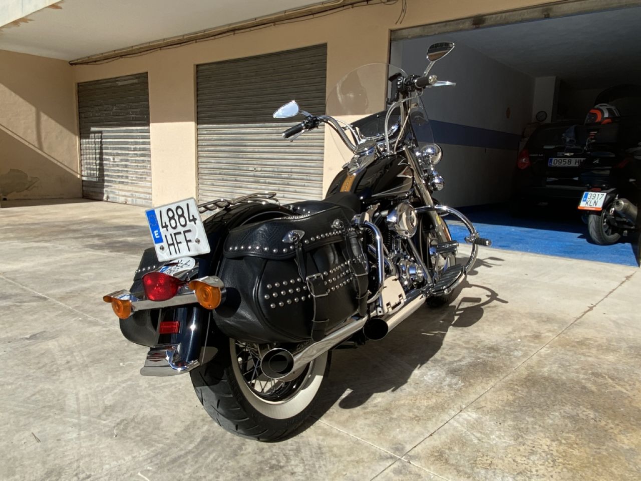️ Harley-Davidson Heritage Softail – well-maintained garage-kept vehicle