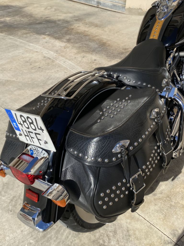 ️ Harley-Davidson Heritage Softail – well-maintained garage-kept vehicle