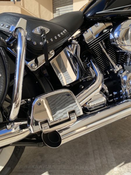 ️ Harley-Davidson Heritage Softail – well-maintained garage-kept vehicle