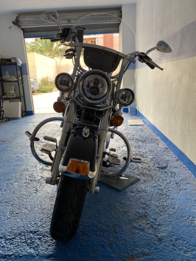 ️ Harley-Davidson Heritage Softail – well-maintained garage-kept vehicle