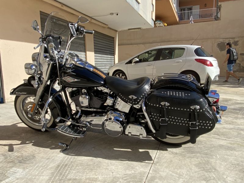 ️ Harley-Davidson Heritage Softail – well-maintained garage-kept vehicle